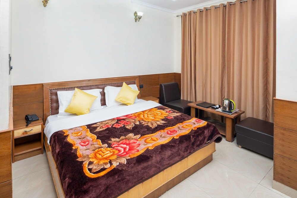 Фото The Posh hotel