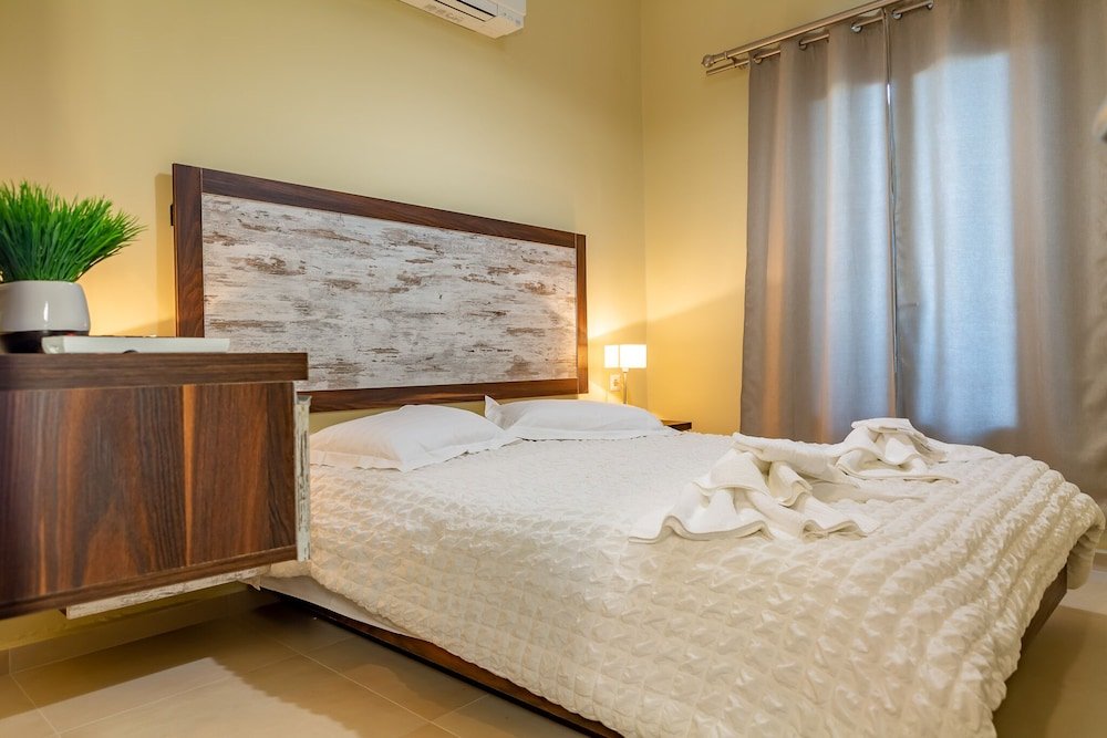 Фото Theoxenia Suites & Apartments