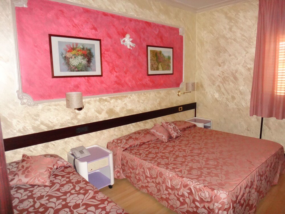 Фото Benny Hotel