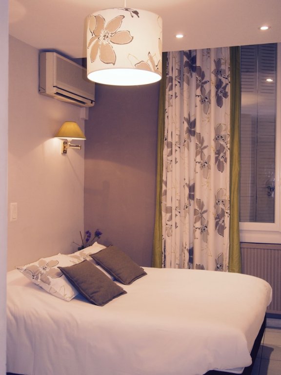 Фото L'Aptois Hotel