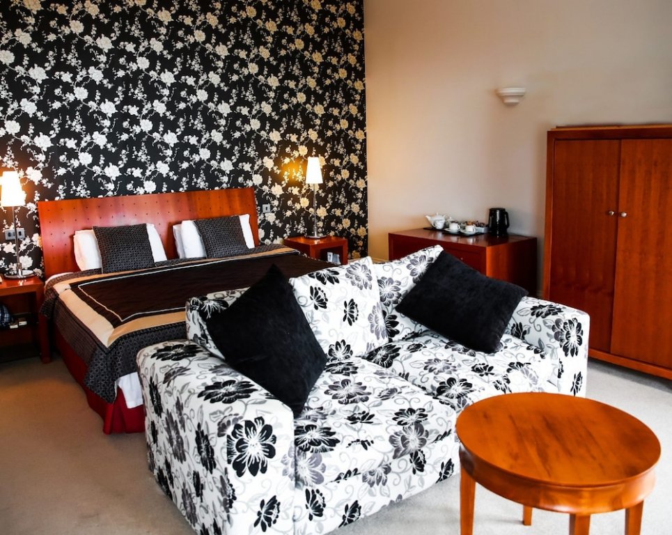 Фото The Cumberland Hotel