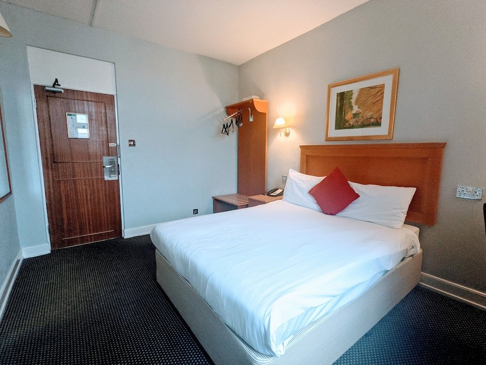 Фото Ramada by Wyndham Loughborough Hotel