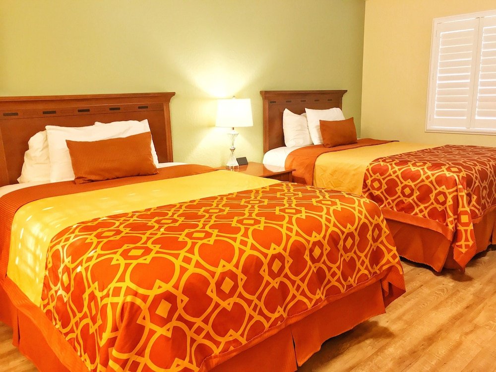 Фото The Old West Inn