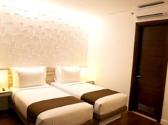 Фото The Alimar Hotel