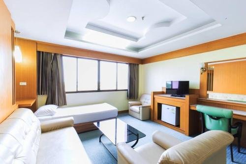 Фото River Hotel The Budget