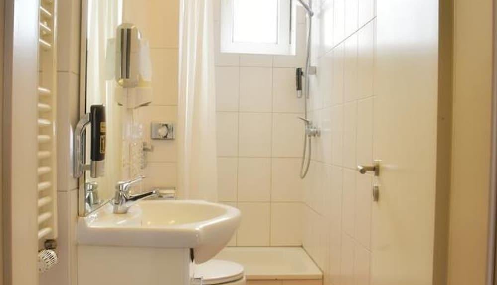 Фото Metro Hotel Frankfurt City by Trip Inn