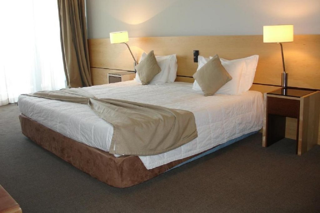 Фото VIP Executive Azores Hotel