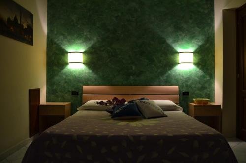 Фото SinequaRoma