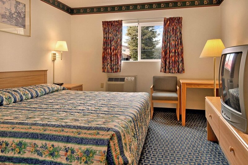 Гостиница Travelodge by Wyndham Mammoth Lakes