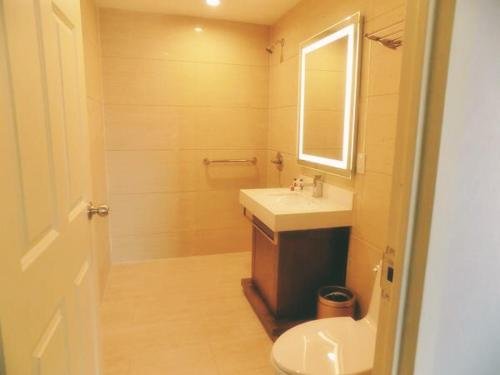 Фото Mayflower Boutique Hotel