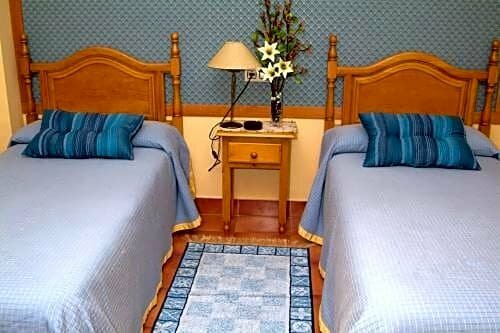 Гостиница Hotel Restaurante Casa Marchena
