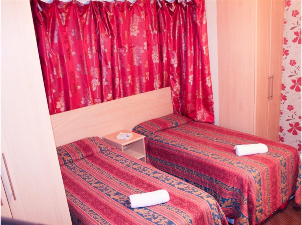 Фото Lampton Guest House
