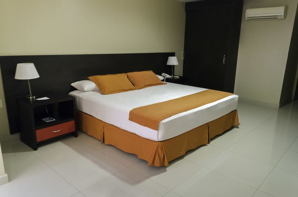 Фото Hotel Los Almendros