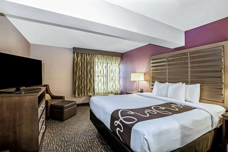 Гостиница La Quinta Inn & Suites by Wyndham Kearney