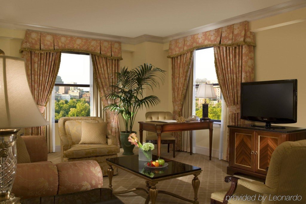 Фото The Newbury Boston