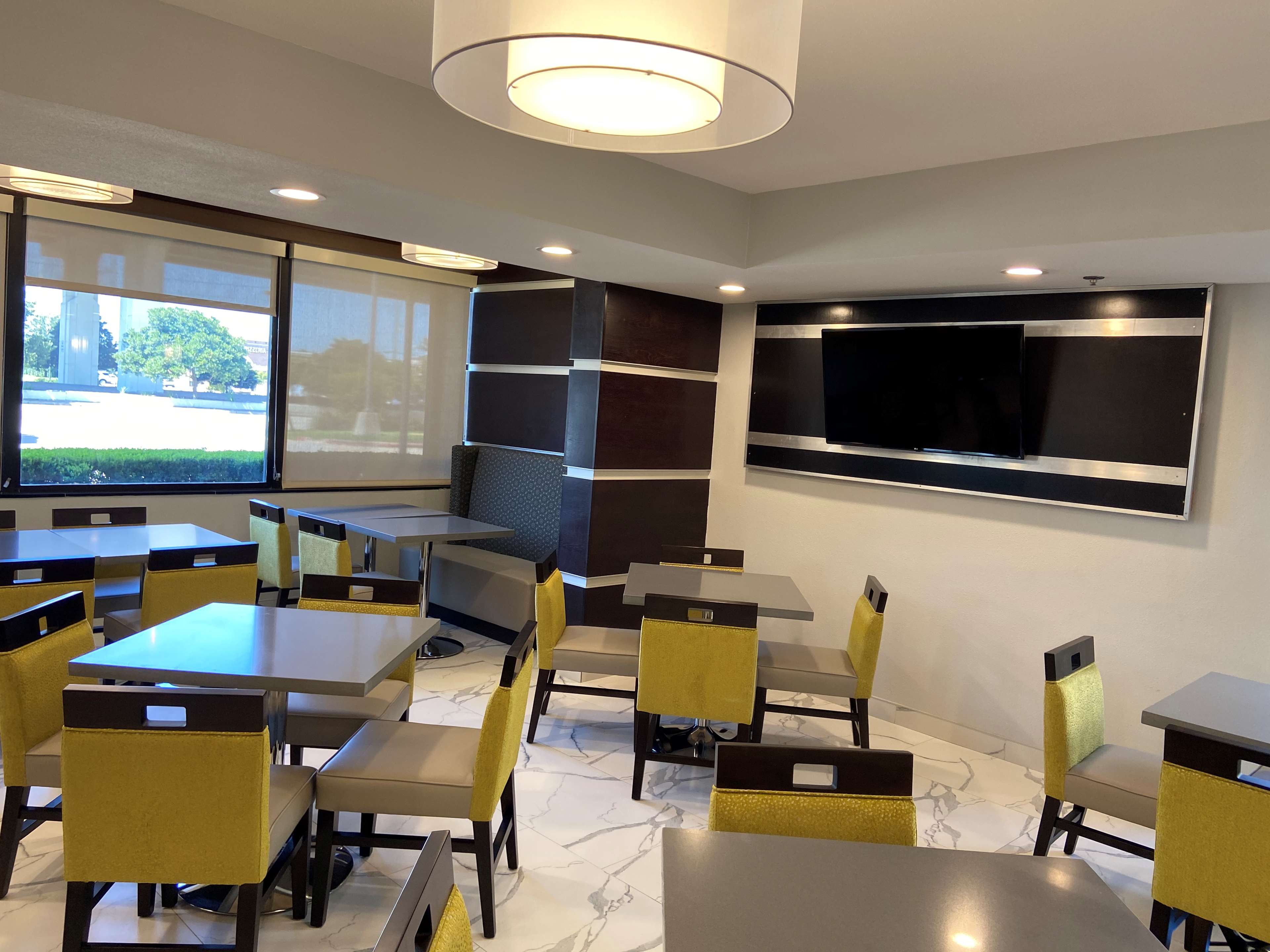 Фото Best Western Plus Houston Energy Corridor