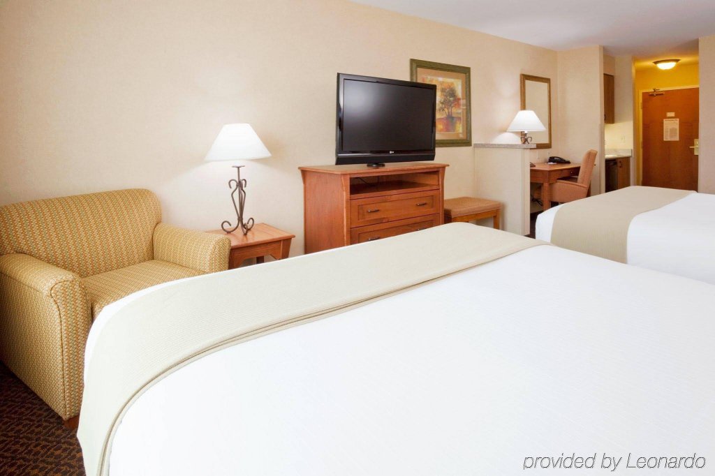 Фото Holiday Inn Express Mitchell, an Ihg Hotel