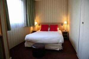 Hôtel La Régence (Courbevoie, Avenue Gambetta, 69), hotel