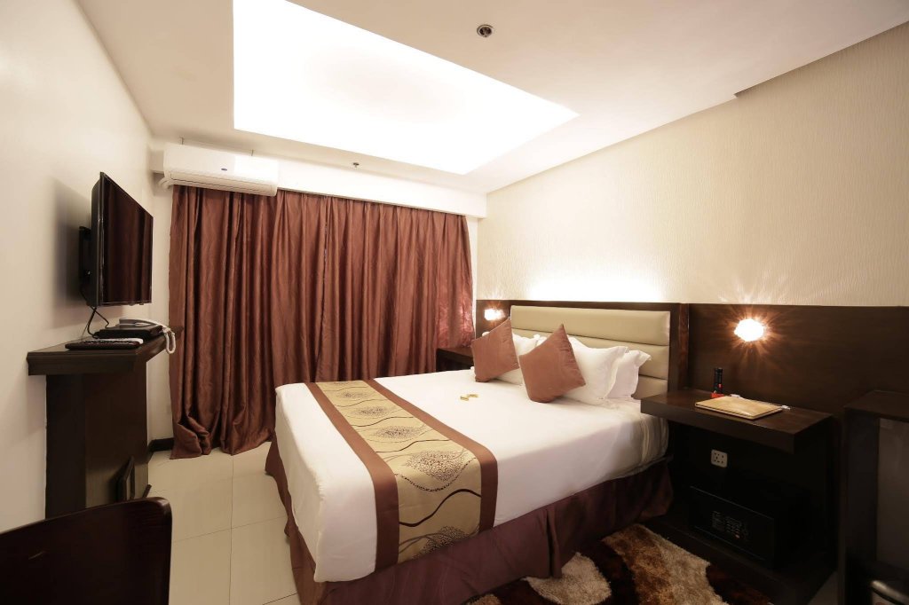 Фото Regency Grand Suites