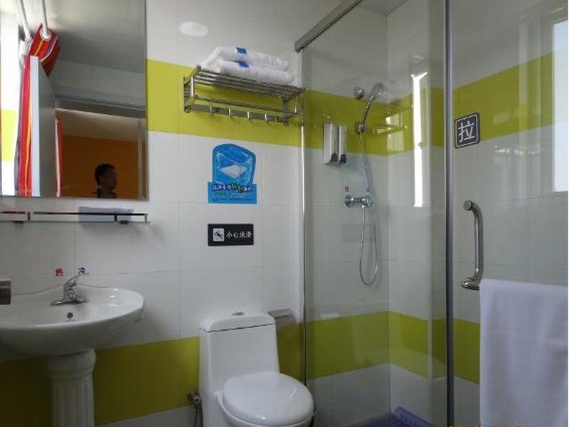 Фото 7 Days Inn Qingdao Huangdao West Coast Bus Terminal Branch