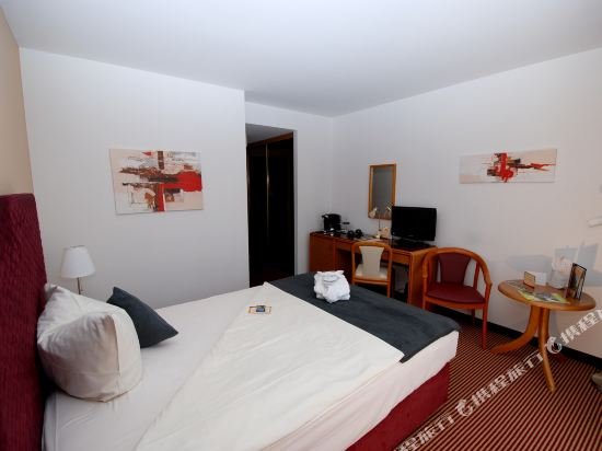 Фото Отель Hk Dusseldorf City