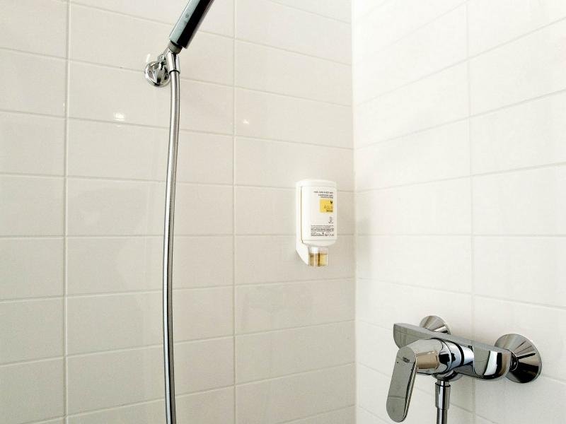 Фото EasyHotel The Hague City Centre