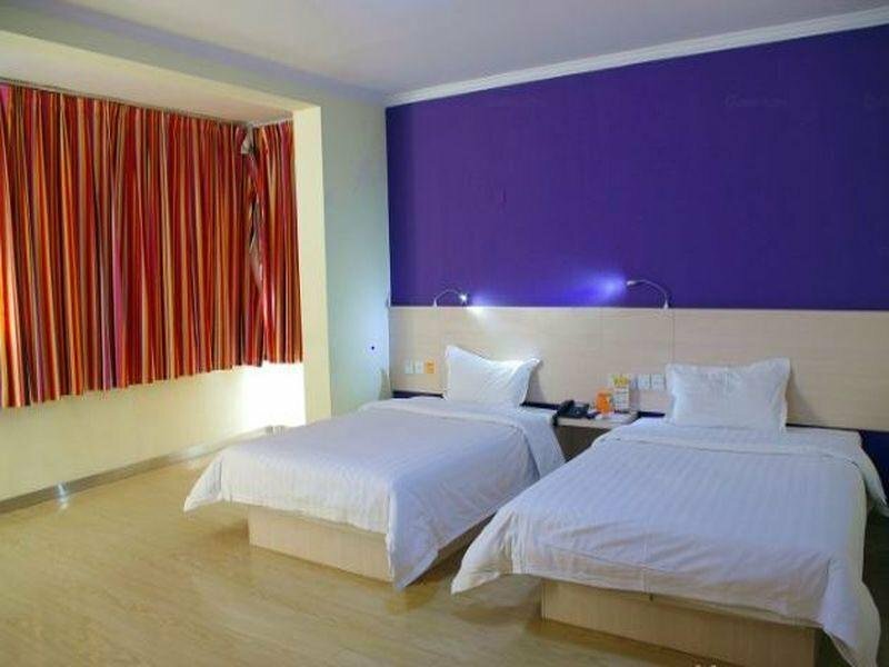 Hotel 7 Days Inn Zhenjiang Railway Station Branch, Zhenjiang, photo