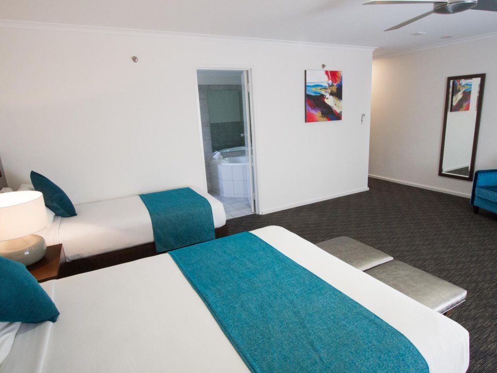 Фото Adelaide Royal Coach