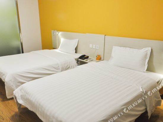 Фото 7 Days Inn Chifeng Passenger Terminal Branch