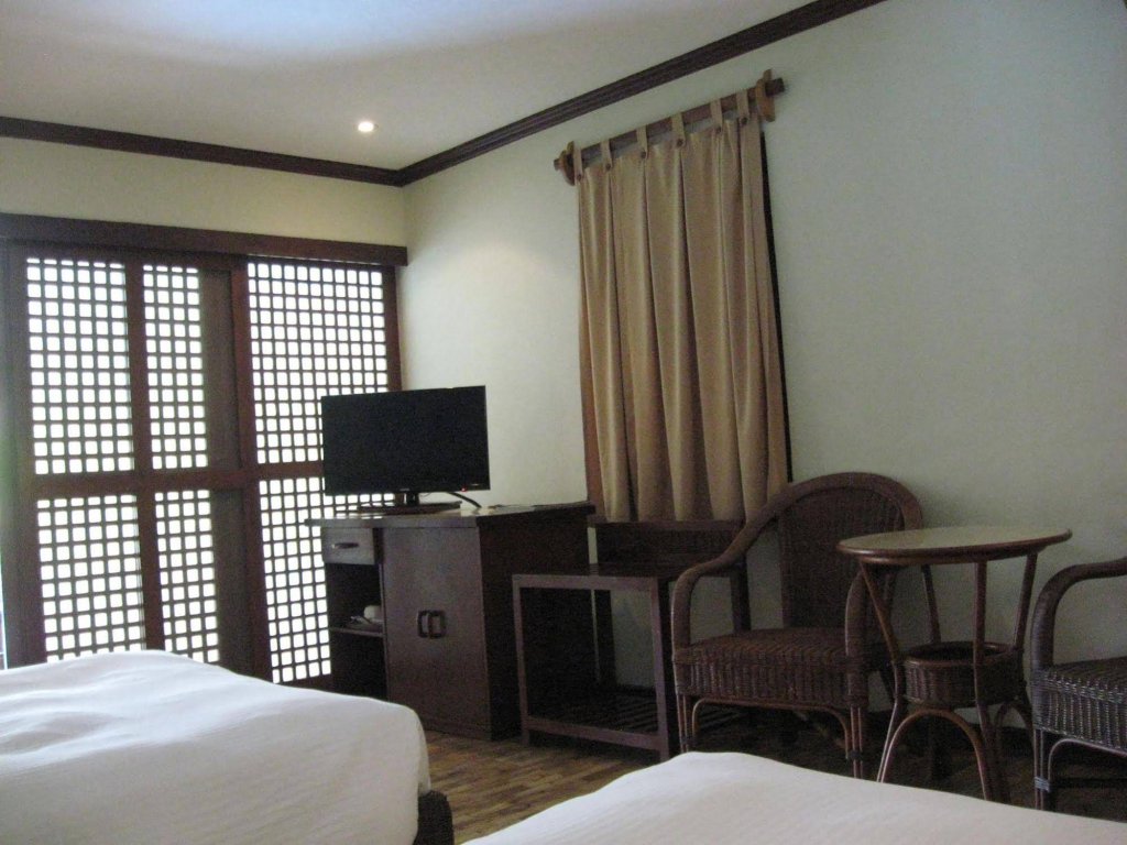 Фото Bluewater Maribago Beach Resort