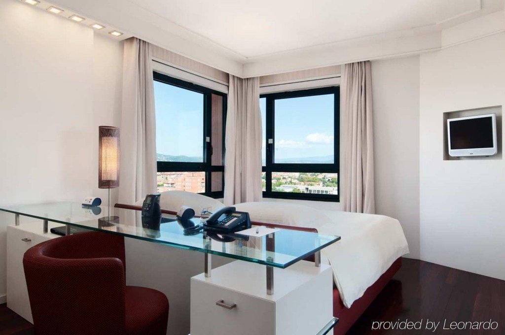 Фото DoubleTree by Hilton Florence Metropole