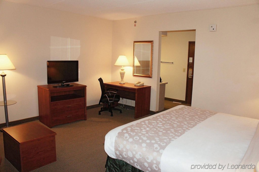 Фото La Quinta Inn & Suites by Wyndham Atlanta Roswell