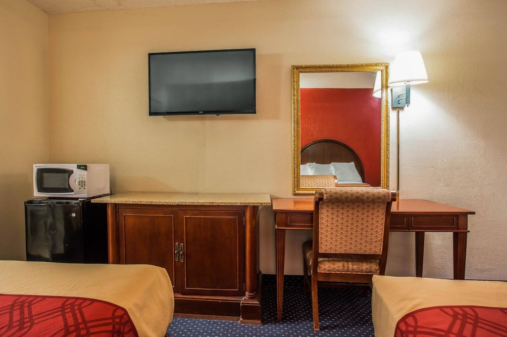 Фото Econo Lodge Fort Jackson