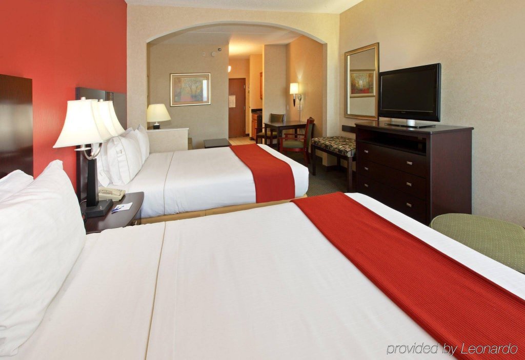 Фото Holiday Inn Express & Suites Harrison