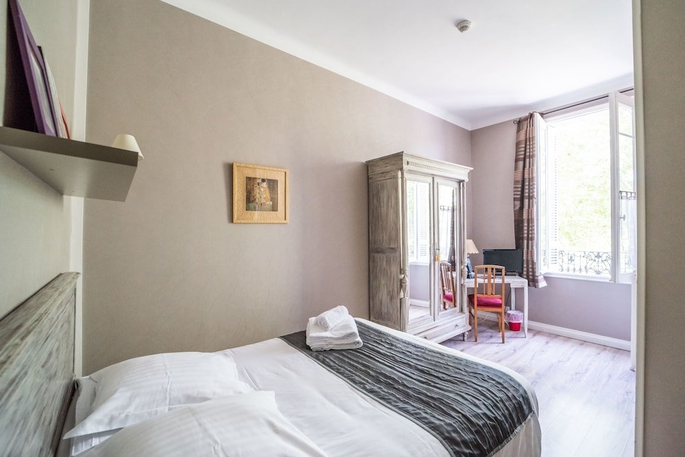 Фото Hôtel Souvenirs de Familles