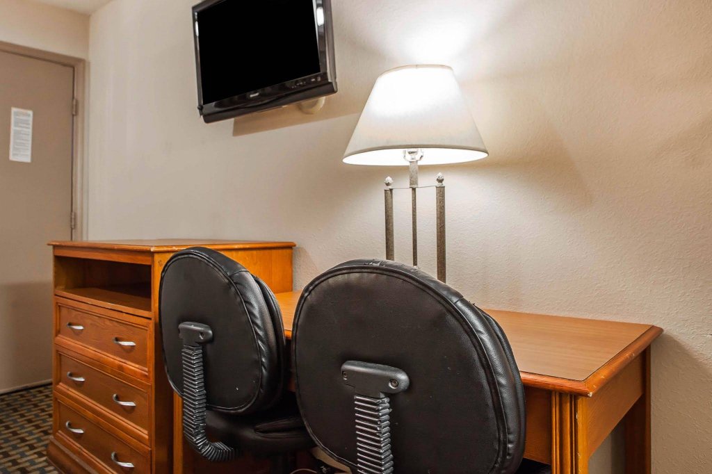 Фото Econo Lodge Mt Laurel