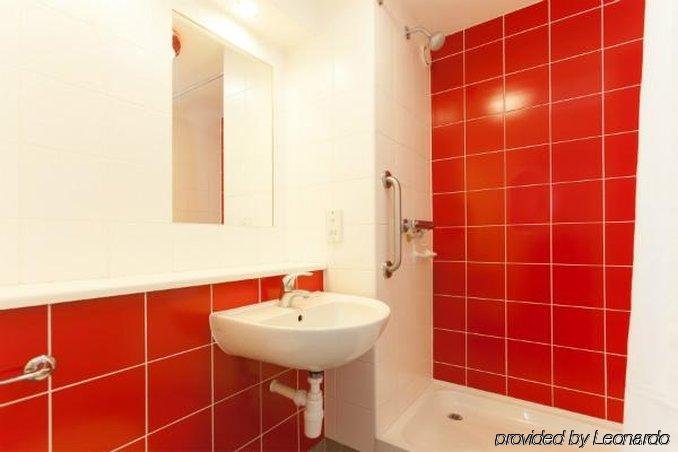 Фото Travelodge Glasgow Braehead