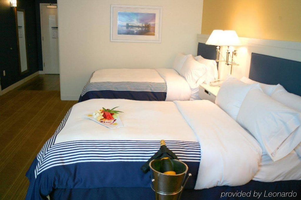 Фото University Plaza Waterfront Hotel