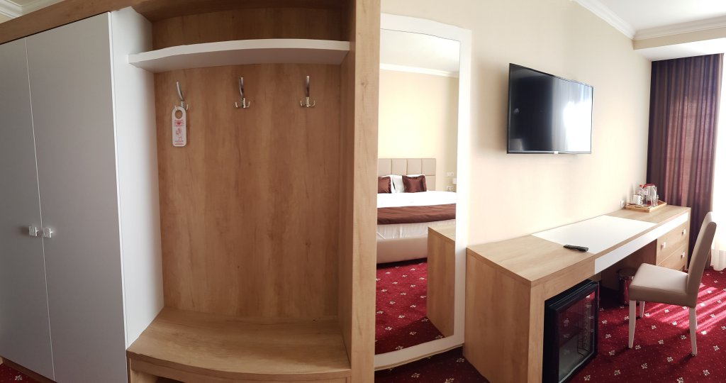 Фото Гранд-Отель Bernardazzi 38