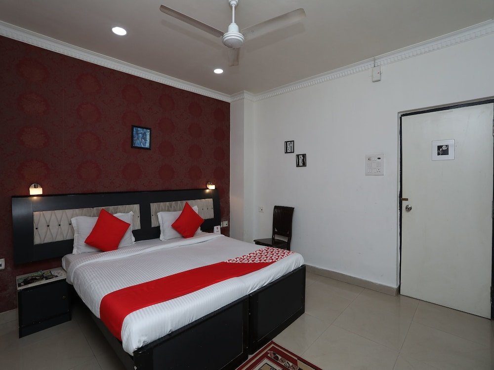 Фото Oyo Flagship 16097 Neeranand Regency Bhowanipore