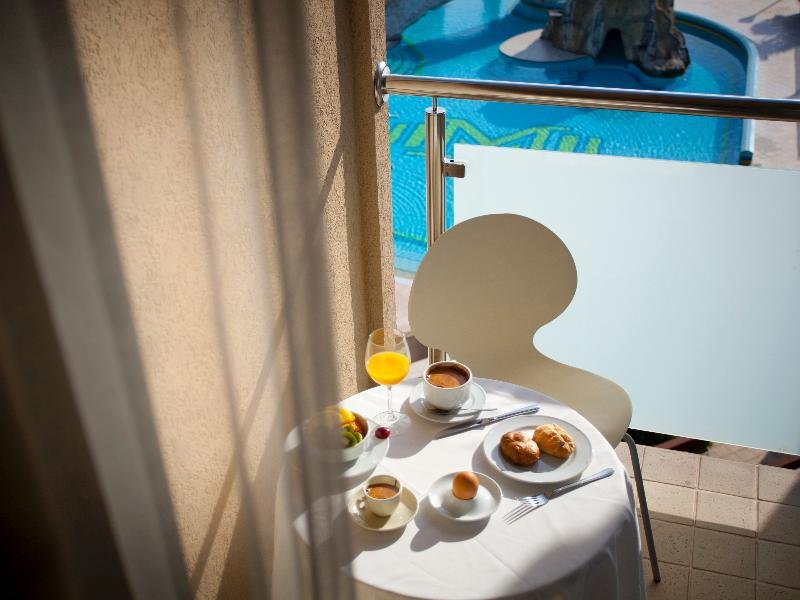 Фото Aminess Maestral Hotel