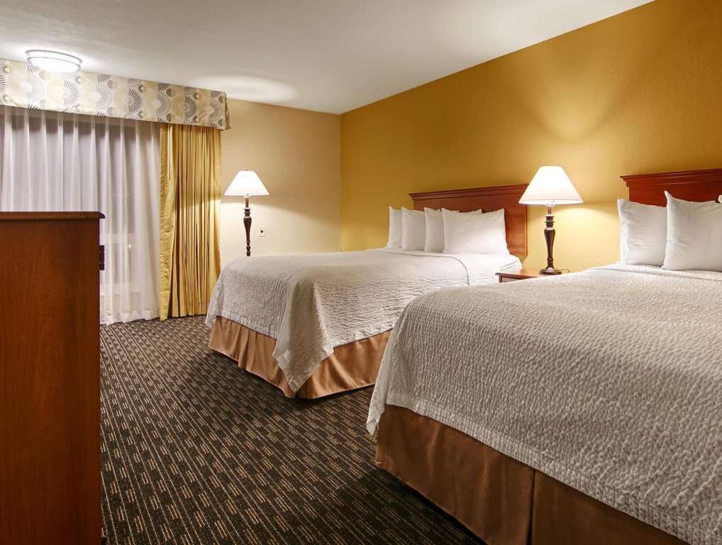 Фото Best Western Village Inn