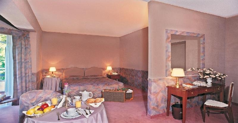 Фото Mini Palace Hotel