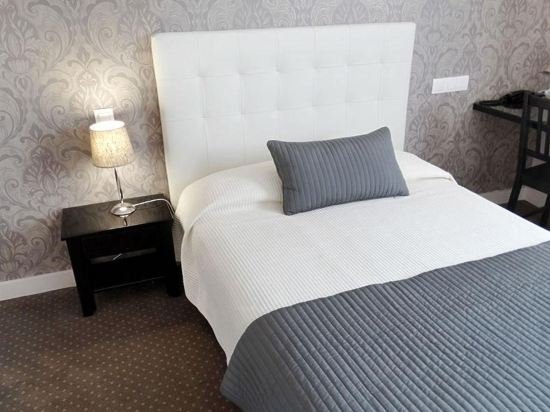 Фото Hotel Le Castel Fleuri