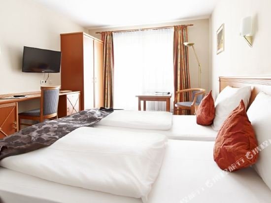 Фото Hotel Blutenburg