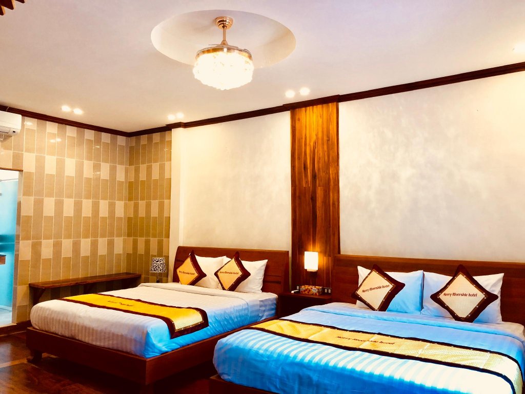 Фото Merry Riverside Hotel