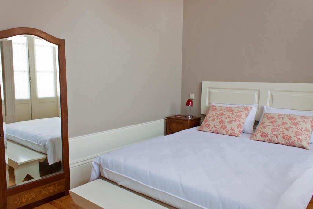 Фото Being Porto Hostel