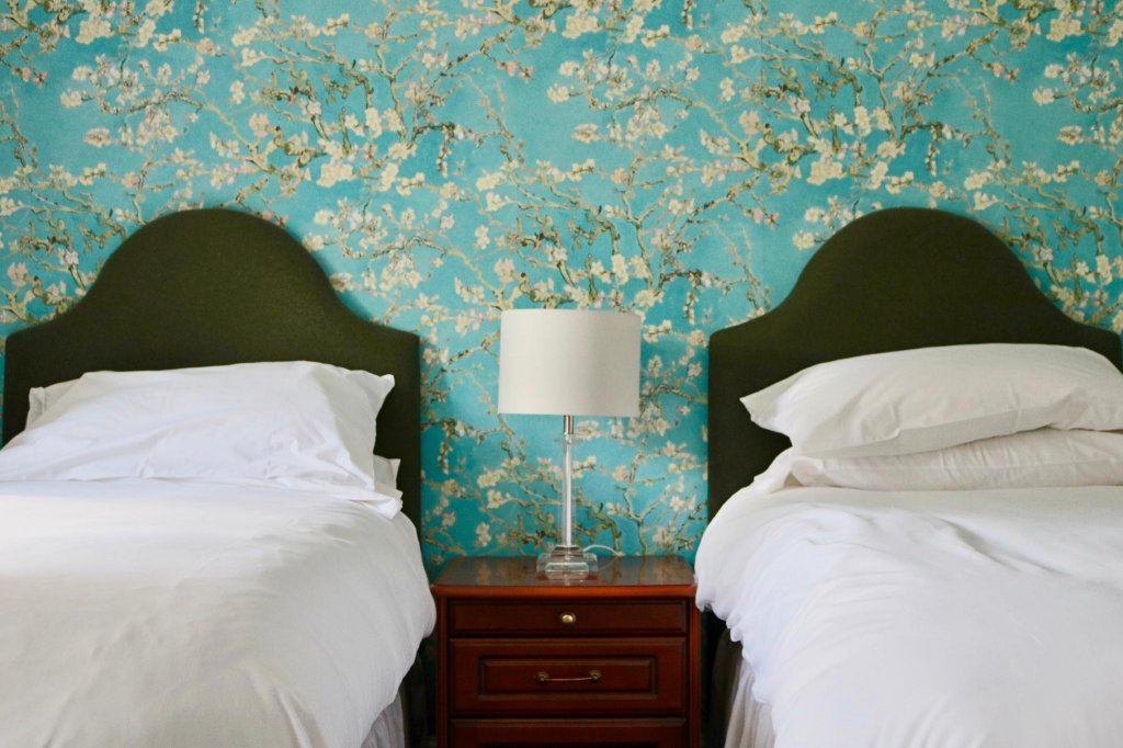 Фото The Cottage Hotel