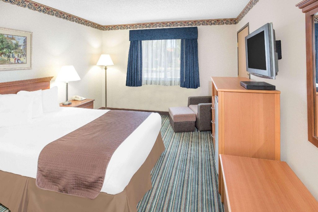 Фото SureStay Plus Hotel by Best Western Redding