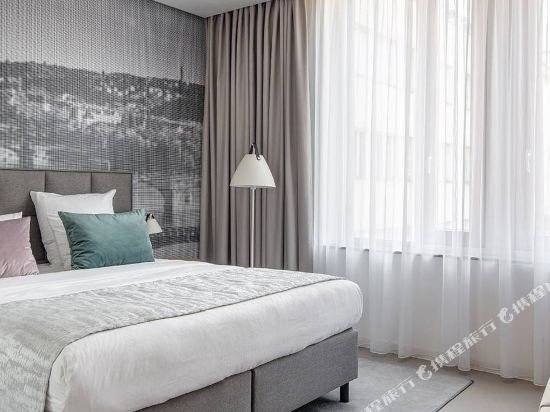 Фото Mamaison Residence Downtown Prague